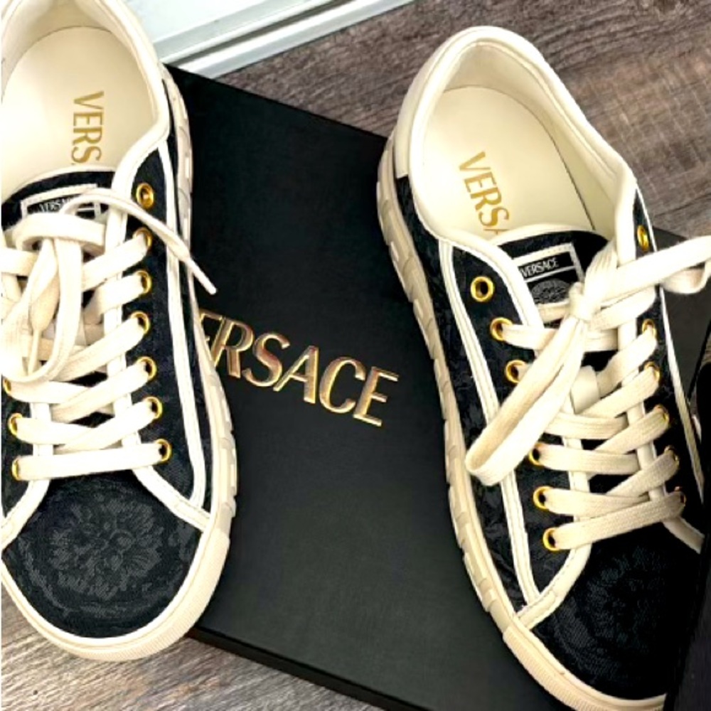 Versace Italian leather suede size 7.0 /38